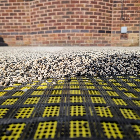 MeshAndGo: An Innovative Triple-Layered Fibreglass Mesh System MeshAndGo: An Innovative Triple-Layered Fibreglass Mesh System